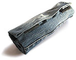 Make your own pencil roll from jeans